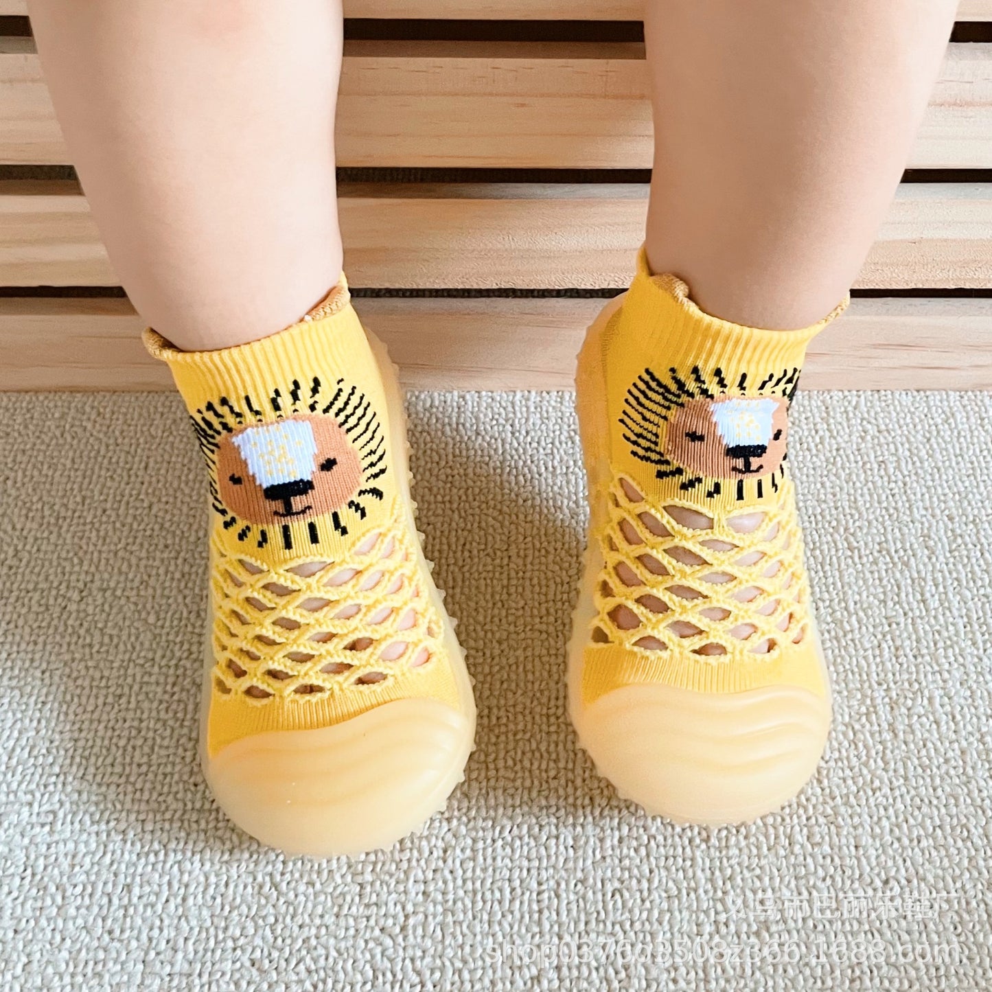 Summer baby toddler shoes breathable hole shoes cartoon cute soft bottom socks shoes boys and girls indoor floor shoes